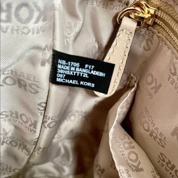 RARE Michael Kors Jet Set Item Medium Leather Tote Bag in Taupe - Picture 7 of 8